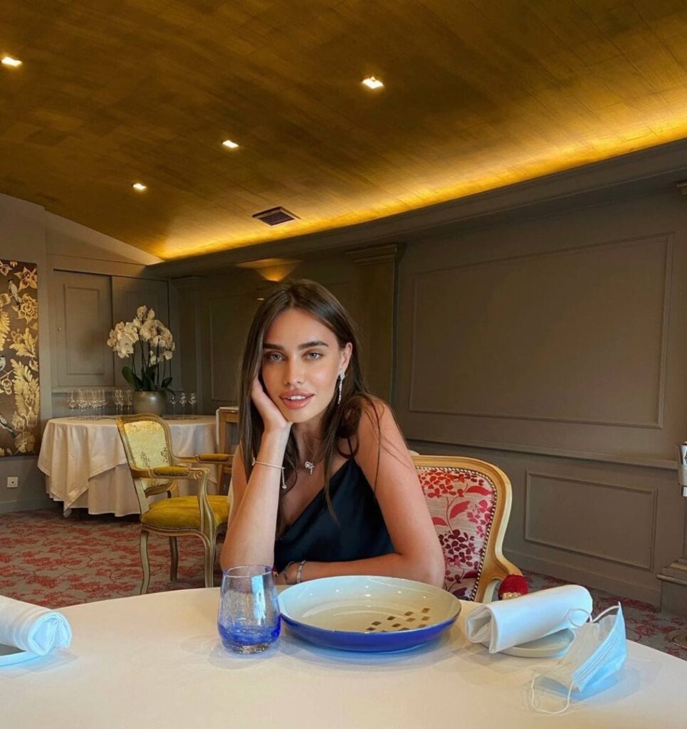 VIP эскорт в Москве