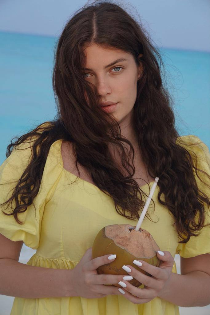 Эскорт-модель