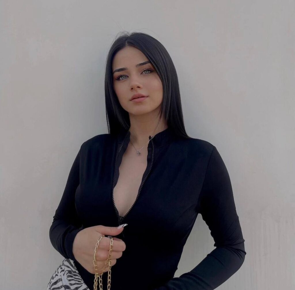 Девушка на час