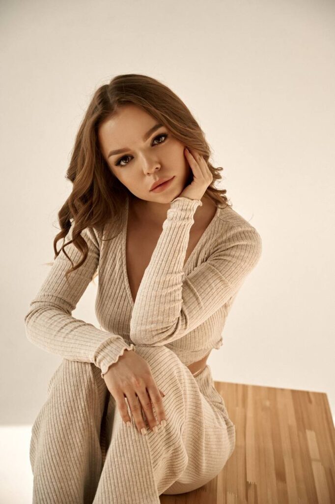 Эскортница