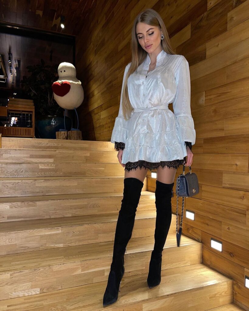 Эскортница