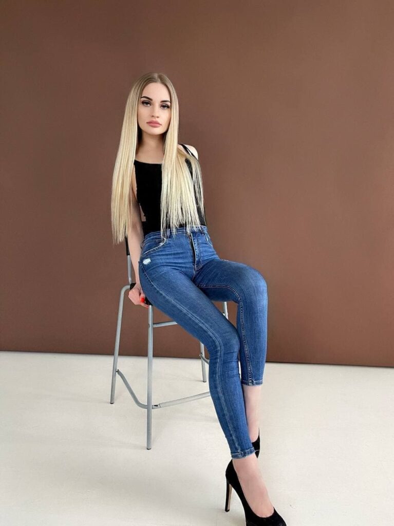 Эскортница