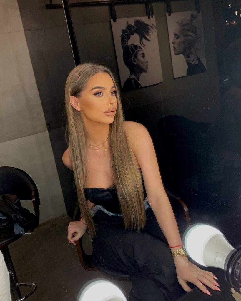 Девушка на час